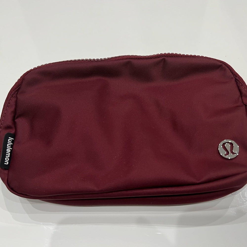lululemon Everywhere Belt Bag *Extended Strap Red Merlot New Fall 2022 Color NWT